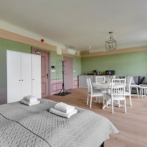 Studio met een King Size Bed